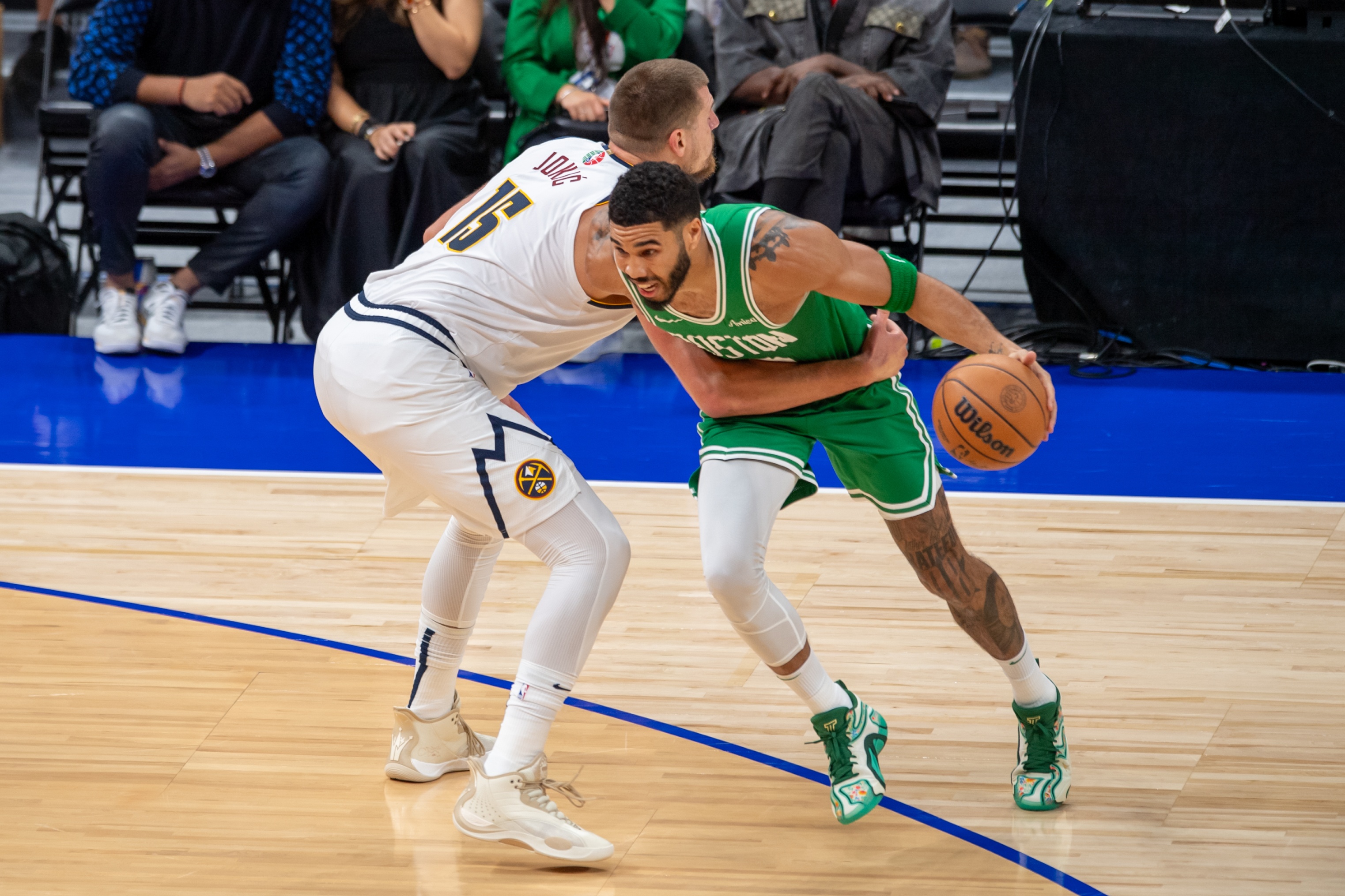 华体会免费注册塔图姆焦点对战，字母哥与80激战巴黎圣日耳曼分钟，大比分获胜胜负难料！的简单介绍